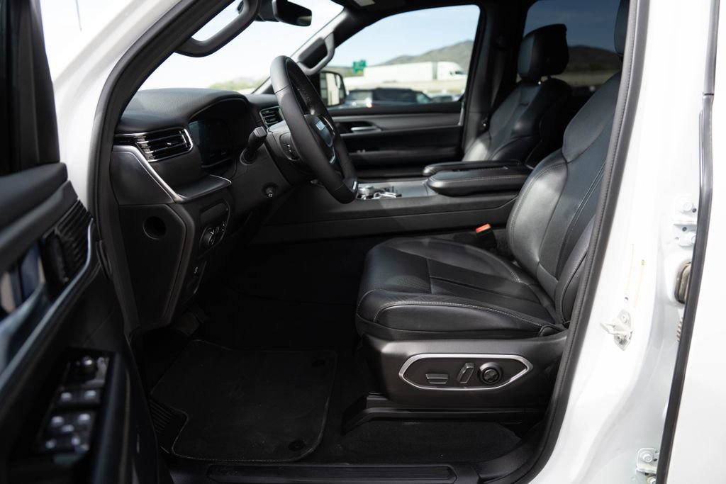 Used 2024 Jeep Wagoneer Series II AWD/4WD image 17