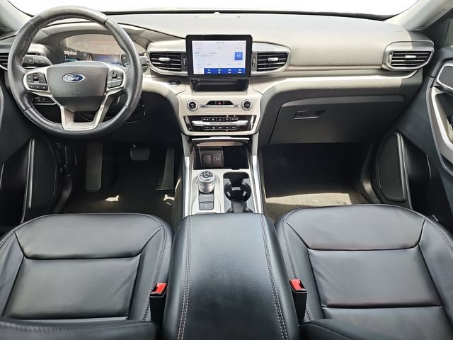 Used 2023 Ford Explorer XLT w/ Equipment Group 202A RWD image 11