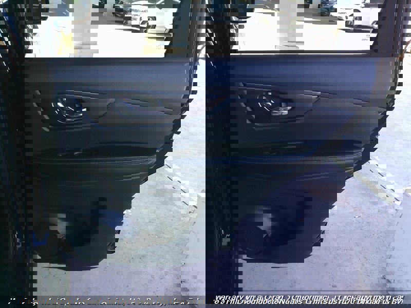 Used 2015 Nissan Rogue SV image 27