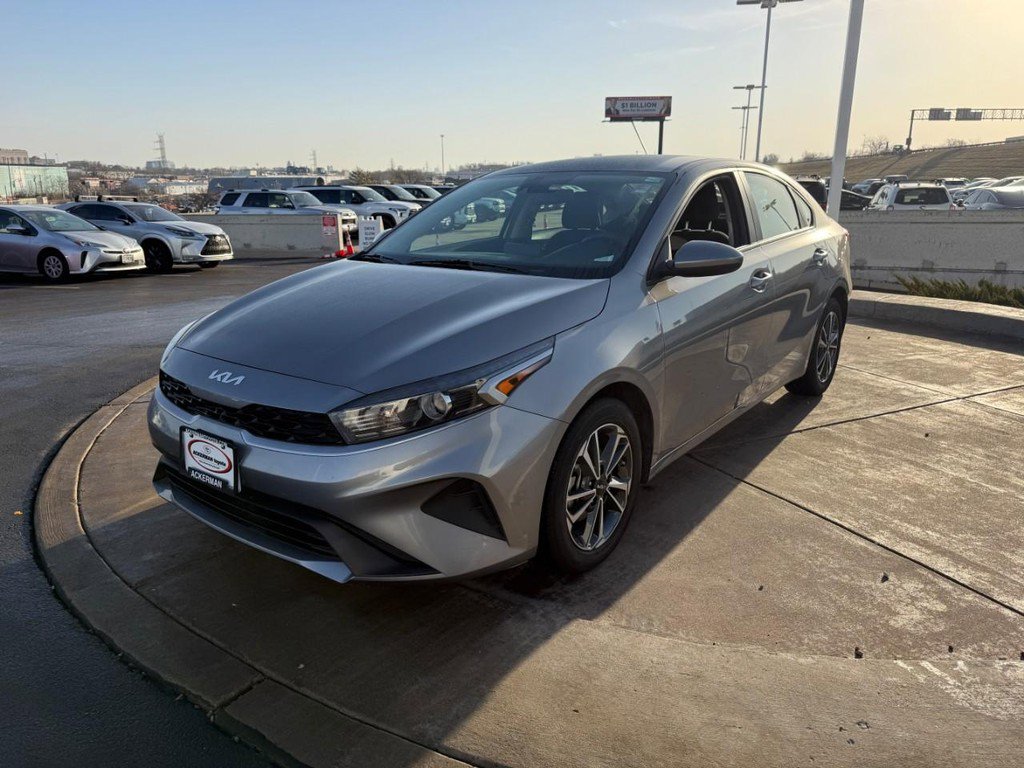 Used 2024 Kia Forte LXS image 9