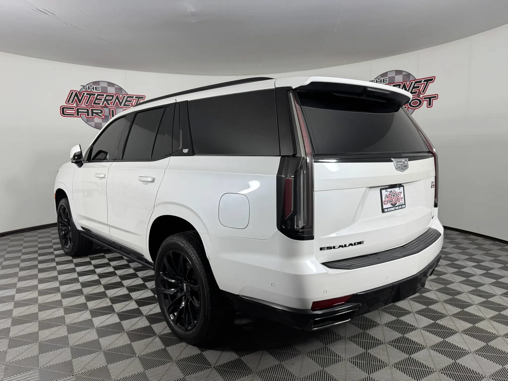 Used 2024 Cadillac Escalade Sport Platinum w/ LPO, ONYX Package AWD/4WD image 5