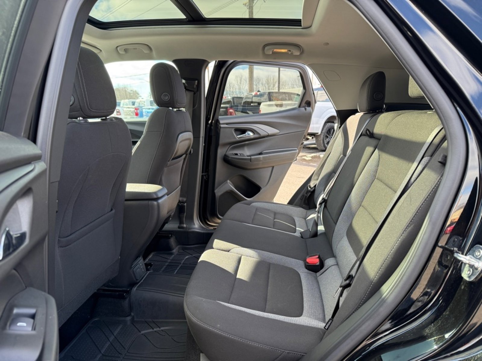 Used 2023 Chevrolet TrailBlazer LT w/ Sun and Liftgate Package image 14