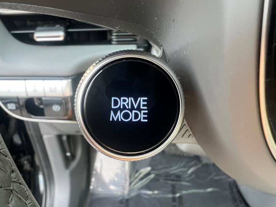Used 2024 Hyundai Ioniq 5 Limited image 18