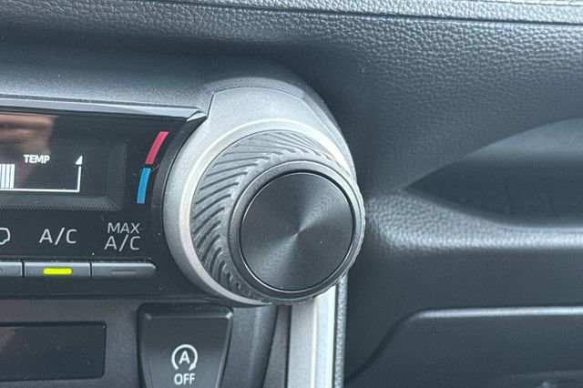 Used 2023 Toyota RAV4 LE image 29