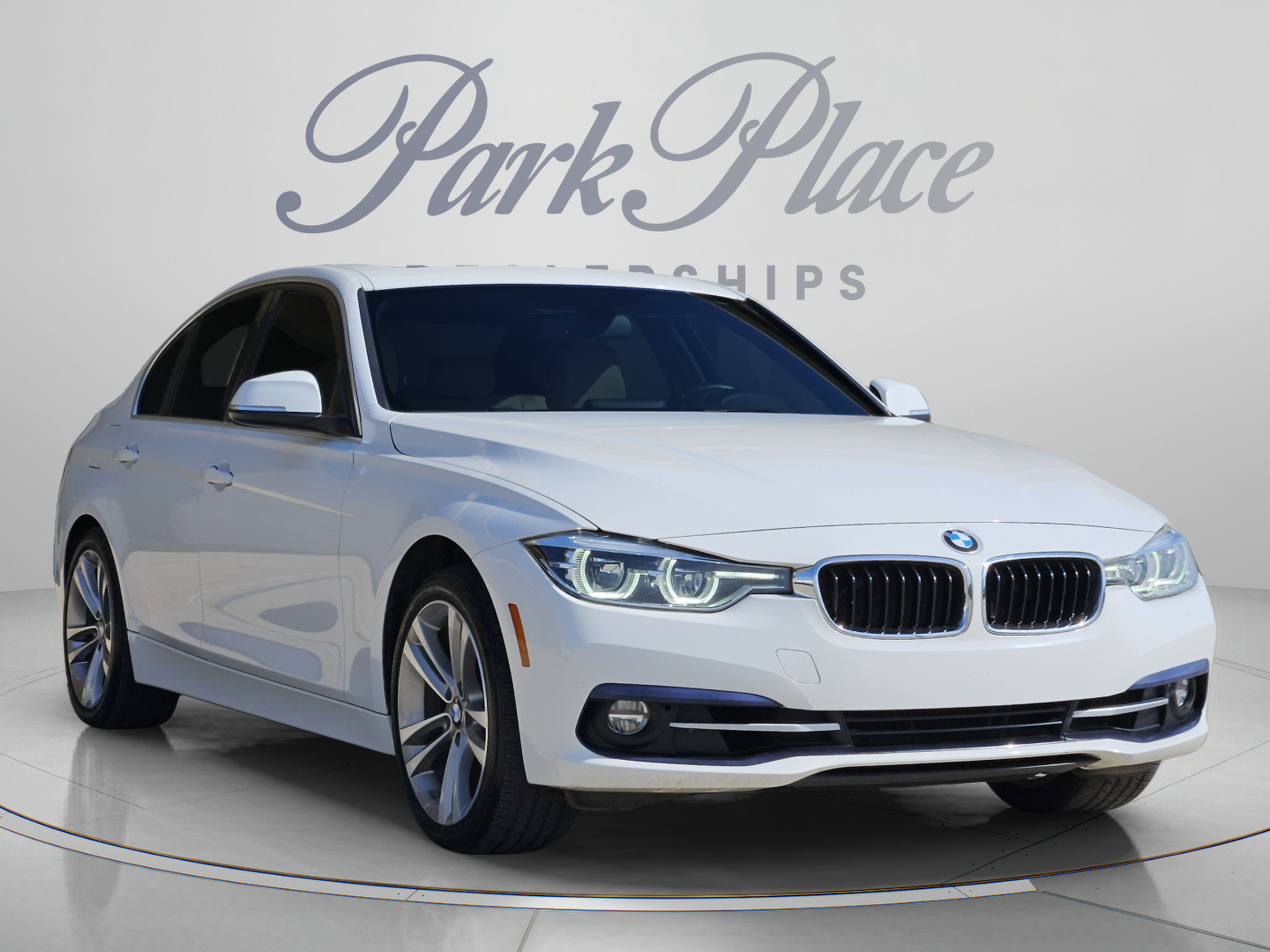Used 2018 BMW 330i Sedan RWD image 8