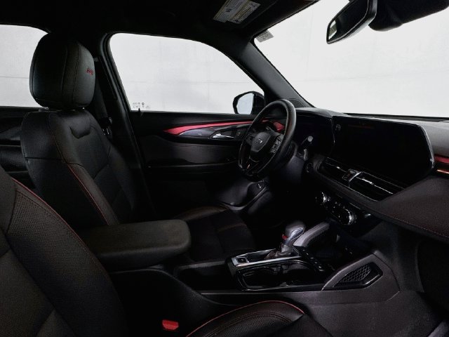 Used 2025 Chevrolet TrailBlazer RS w/ Convenience Package FWD image 26