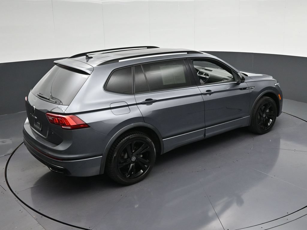 Used 2023 Volkswagen Tiguan SE R-Line FWD image 22
