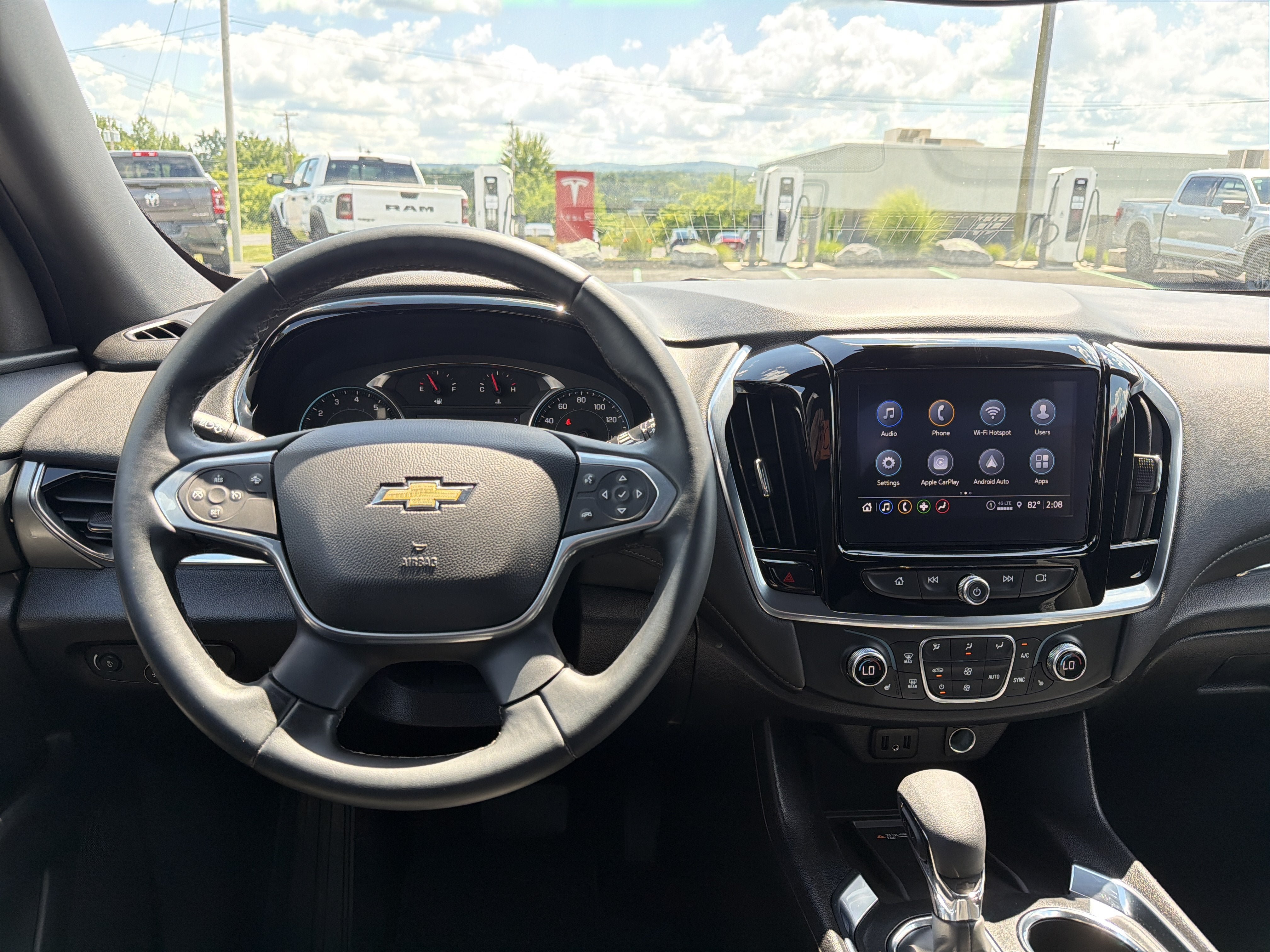 Used 2023 Chevrolet Traverse LT AWD/4WD image 13