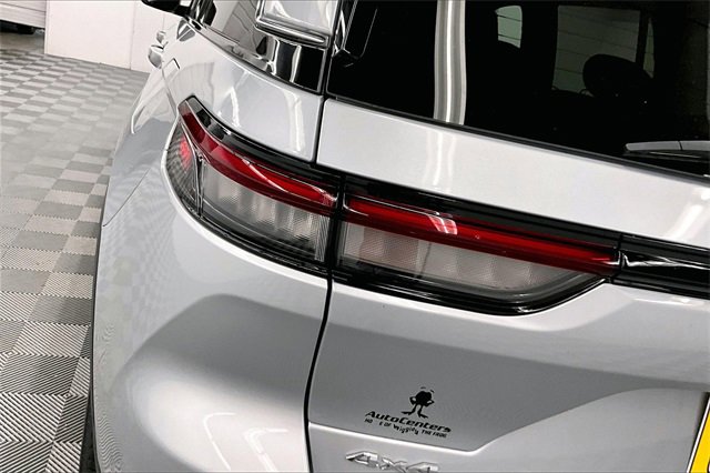 Used 2023 Jeep Grand Cherokee Laredo image 30