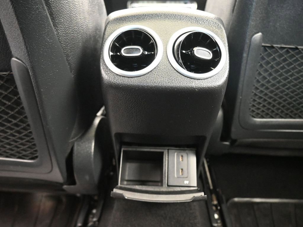 Used 2020 Mercedes-Benz CLA 250 4MATIC image 38