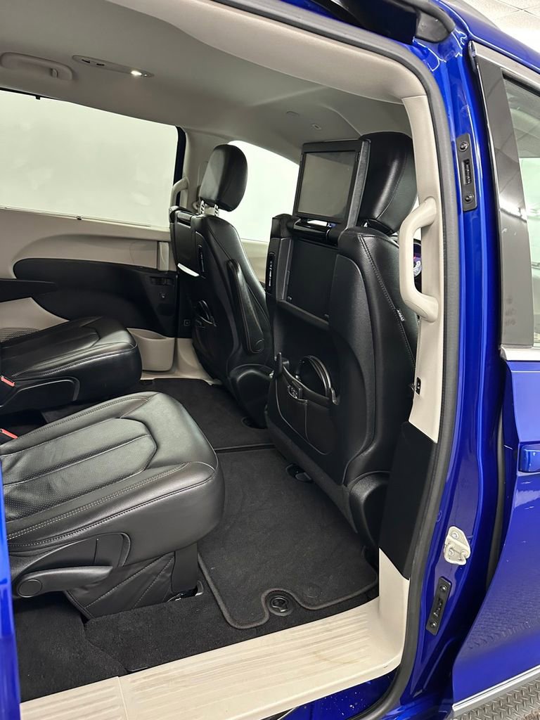 Used 2018 Chrysler Pacifica Touring-L Plus w/ Advanced Safetytec Group image 38