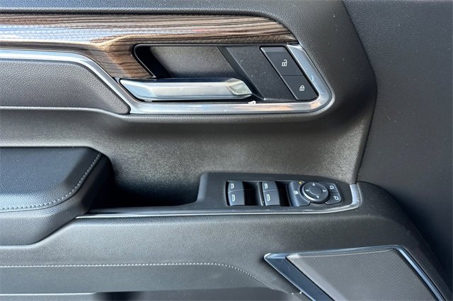 Used 2025 Chevrolet Silverado 1500 LT image 11
