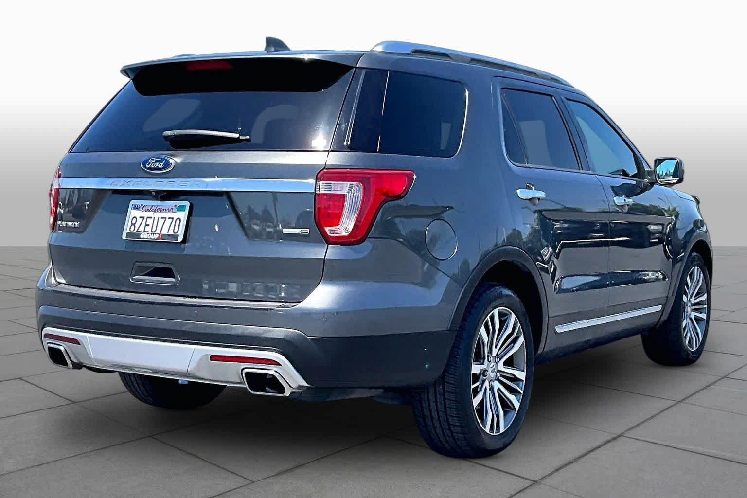 Used 2017 Ford Explorer Platinum AWD/4WD image 12