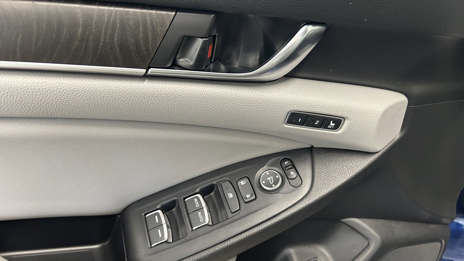 Used 2020 Honda Accord Touring image 10