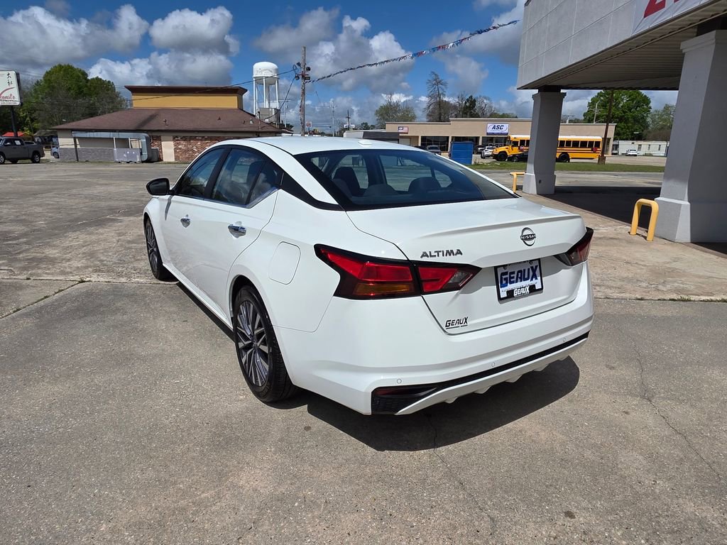 Used 2025 Nissan Altima 2.5 SV image 3