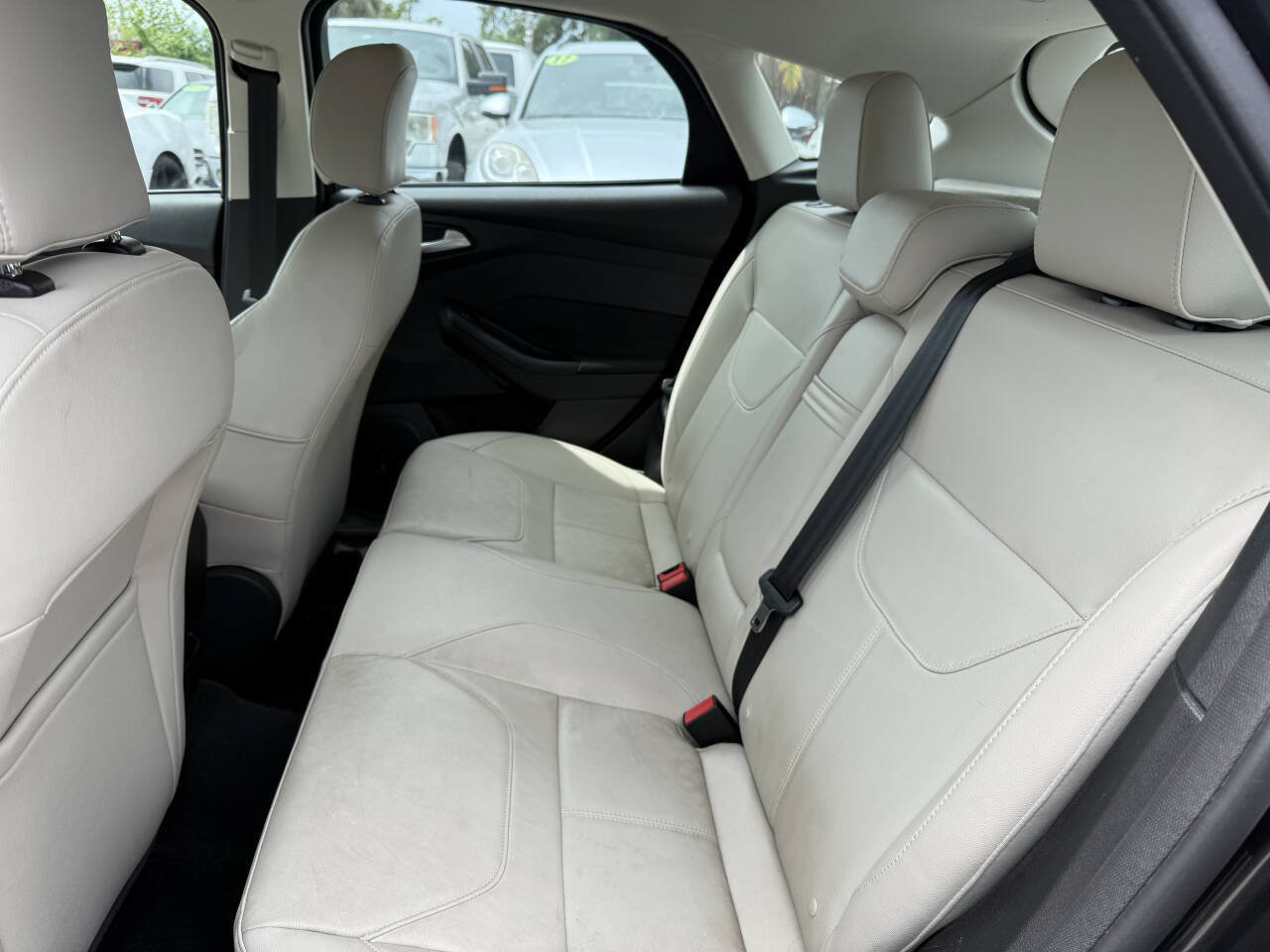 Used 2015 Ford Focus Titanium FWD image 20
