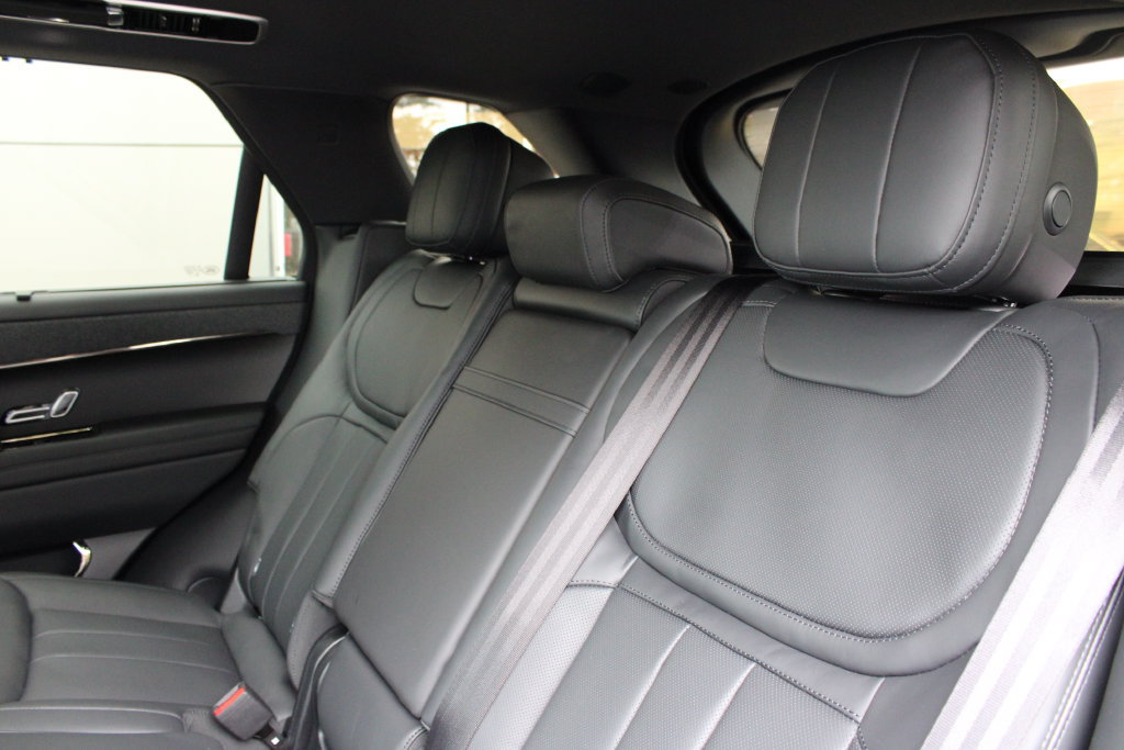 New 2027 Land Rover Range Rover Sport Dynamic SE AWD/4WD image 8