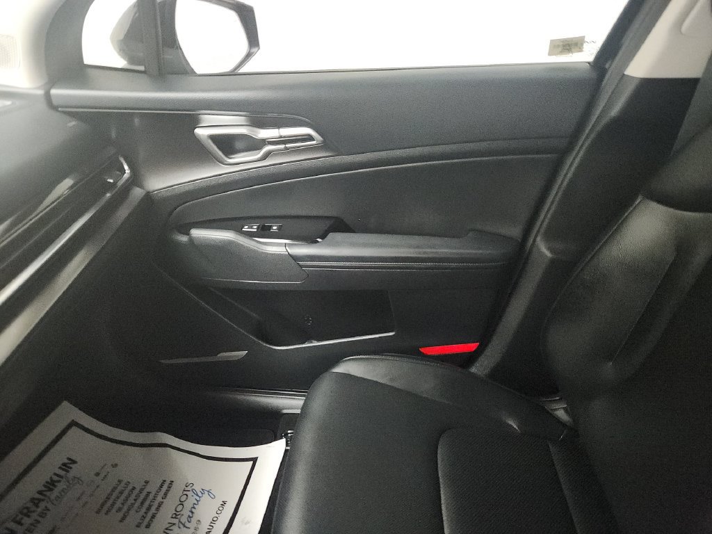 Used 2025 Kia Sportage EX FWD image 11