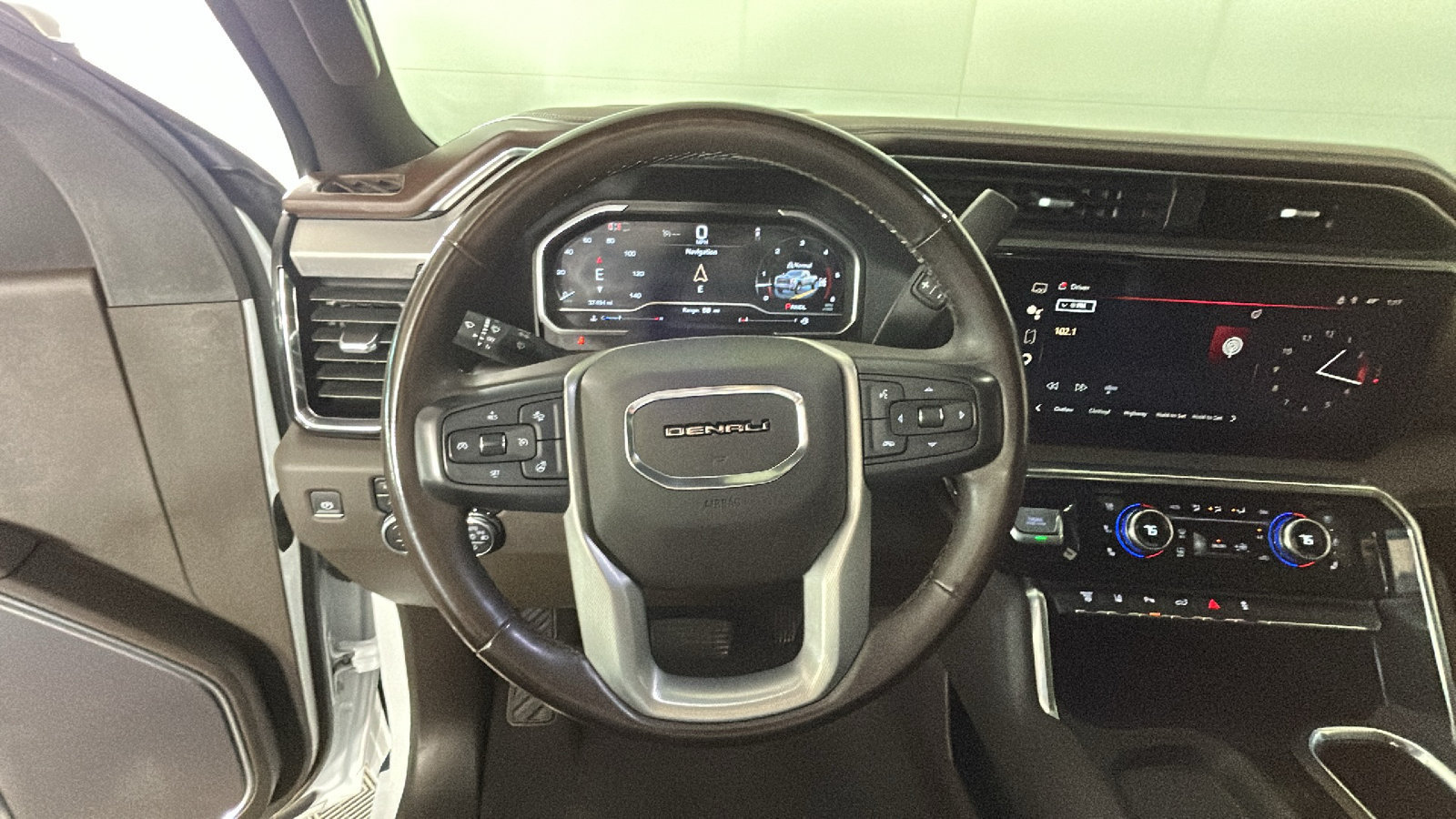 Used 2024 GMC Sierra 3500 Denali w/ Denali Reserve Package AWD/4WD image 18