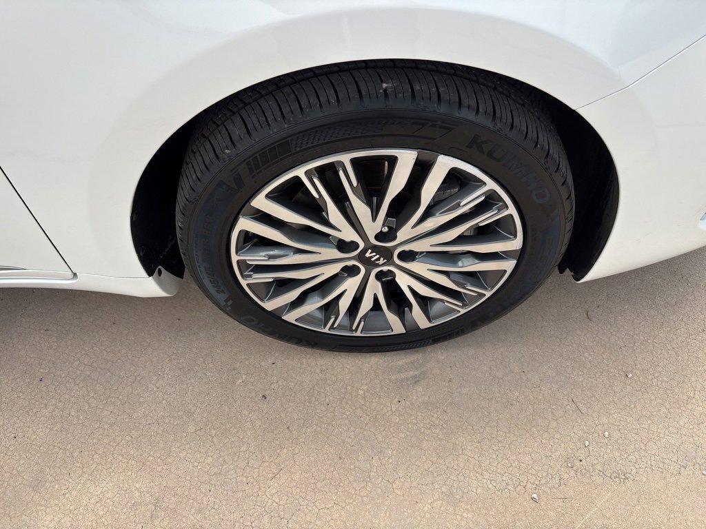 Used 2020 Kia Cadenza Technology image 12