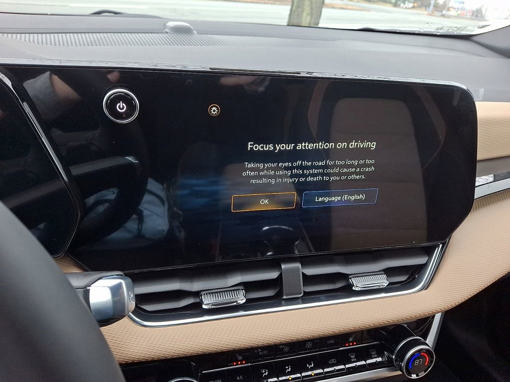 New 2026 Chevrolet Equinox ACTIV AWD/4WD image 12