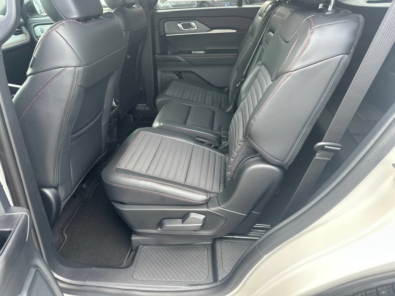 New 2026 Ford Explorer ST-Line RWD image 21