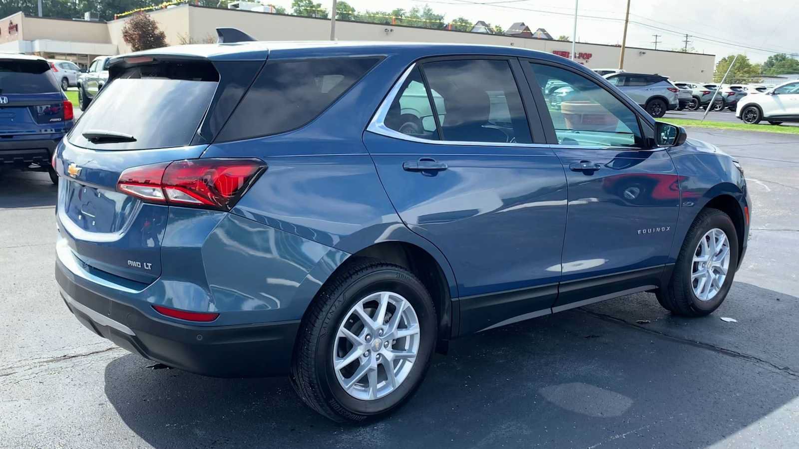 Certified 2024 Chevrolet Equinox LT AWD/4WD image 8