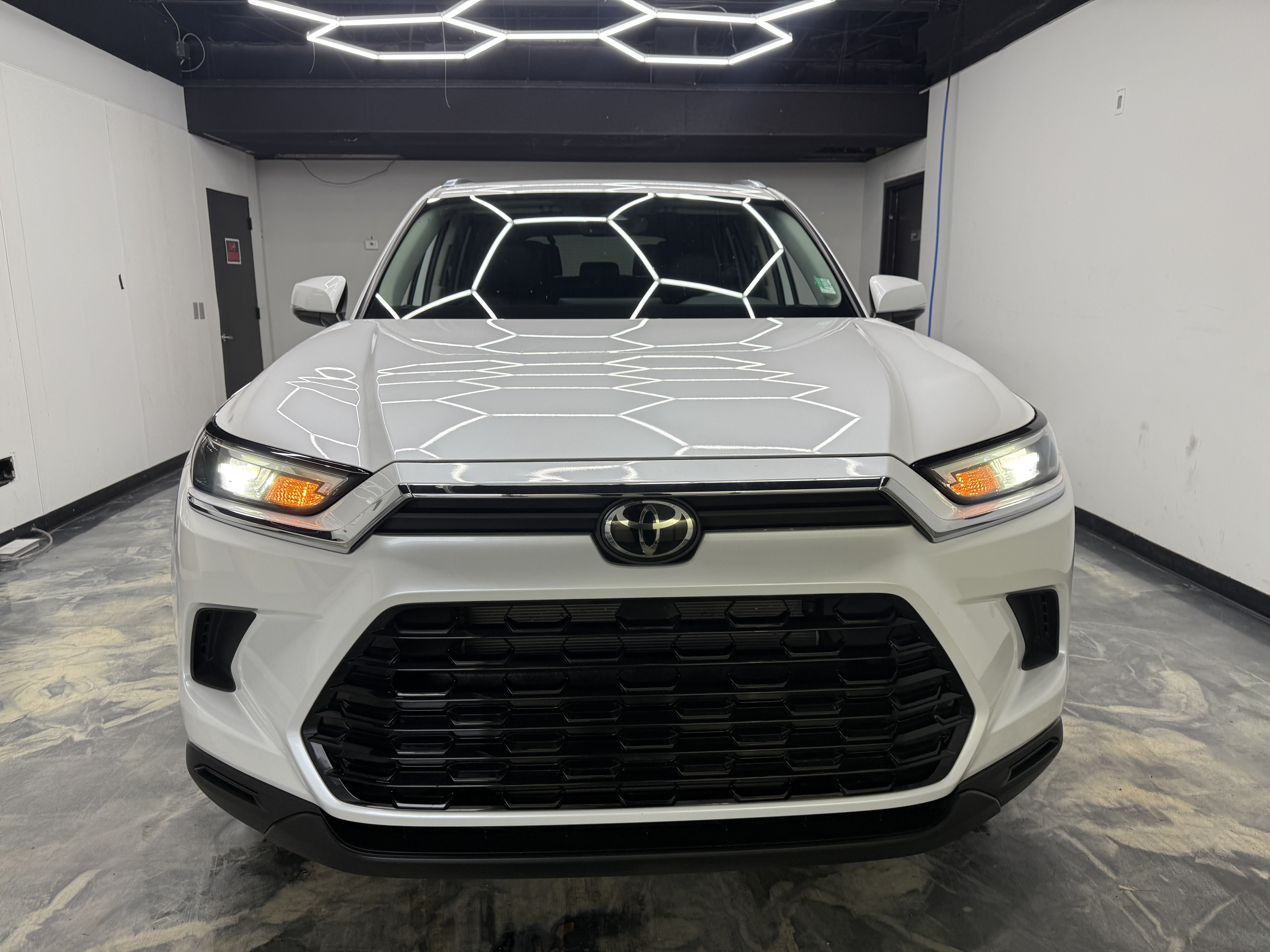 Used 2024 Toyota Grand Highlander AWD image 7