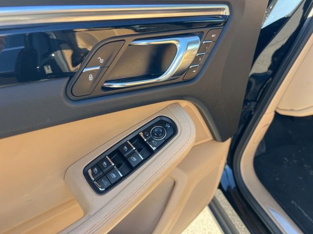 Used 2016 Porsche Macan S image 26