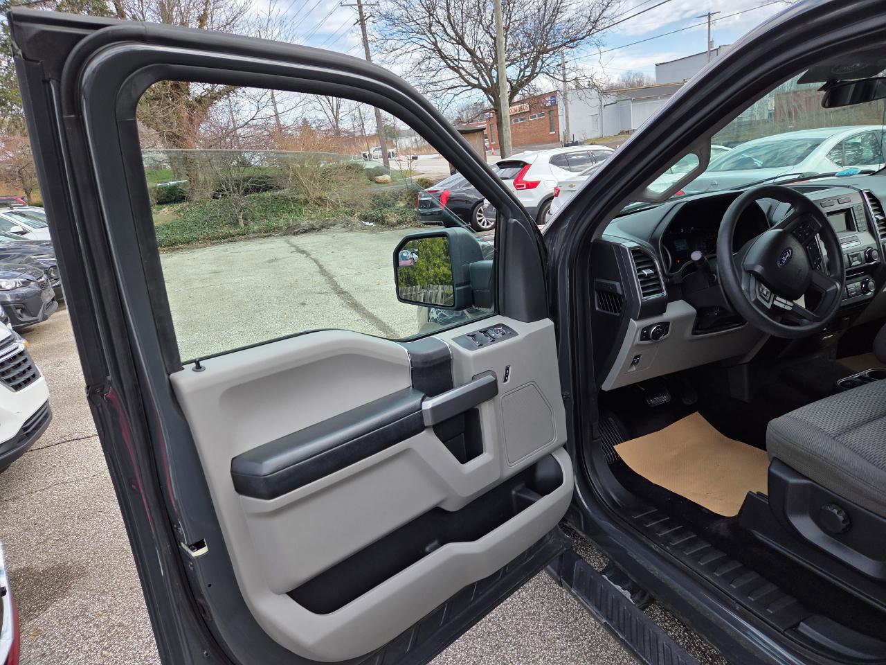 Used 2017 Ford F150 XLT AWD/4WD image 17