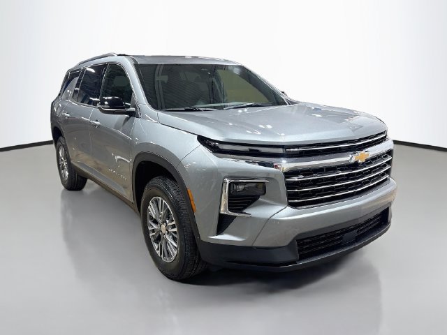 New 2027 Chevrolet Traverse LT w/ LPO, Floor Liner Package FWD image 5