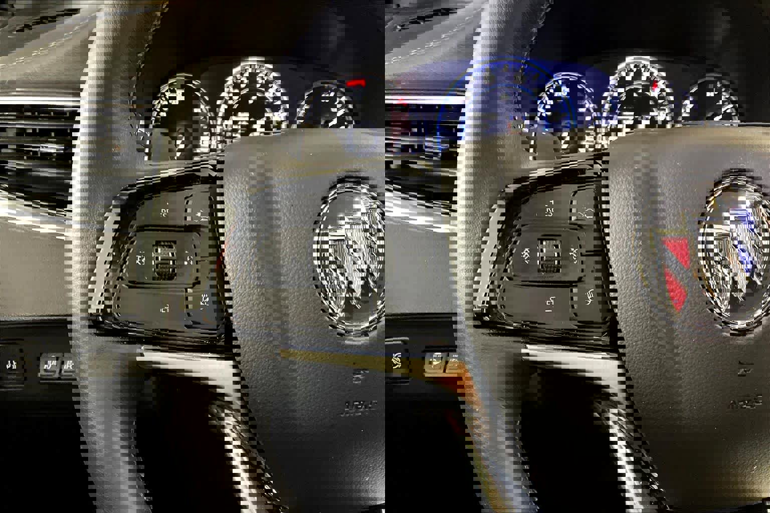 Certified 2023 Buick Enclave Avenir w/ Avenir Technology Package image 20