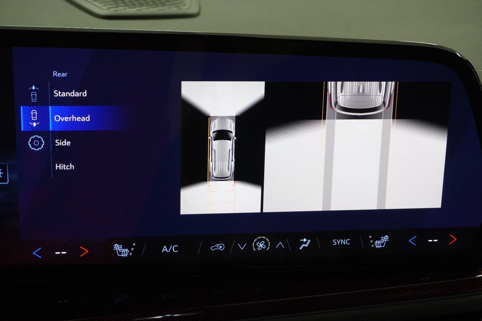 New 2026 Chevrolet Traverse Z71 w/ Enhanced Driving Package AWD/4WD image 32