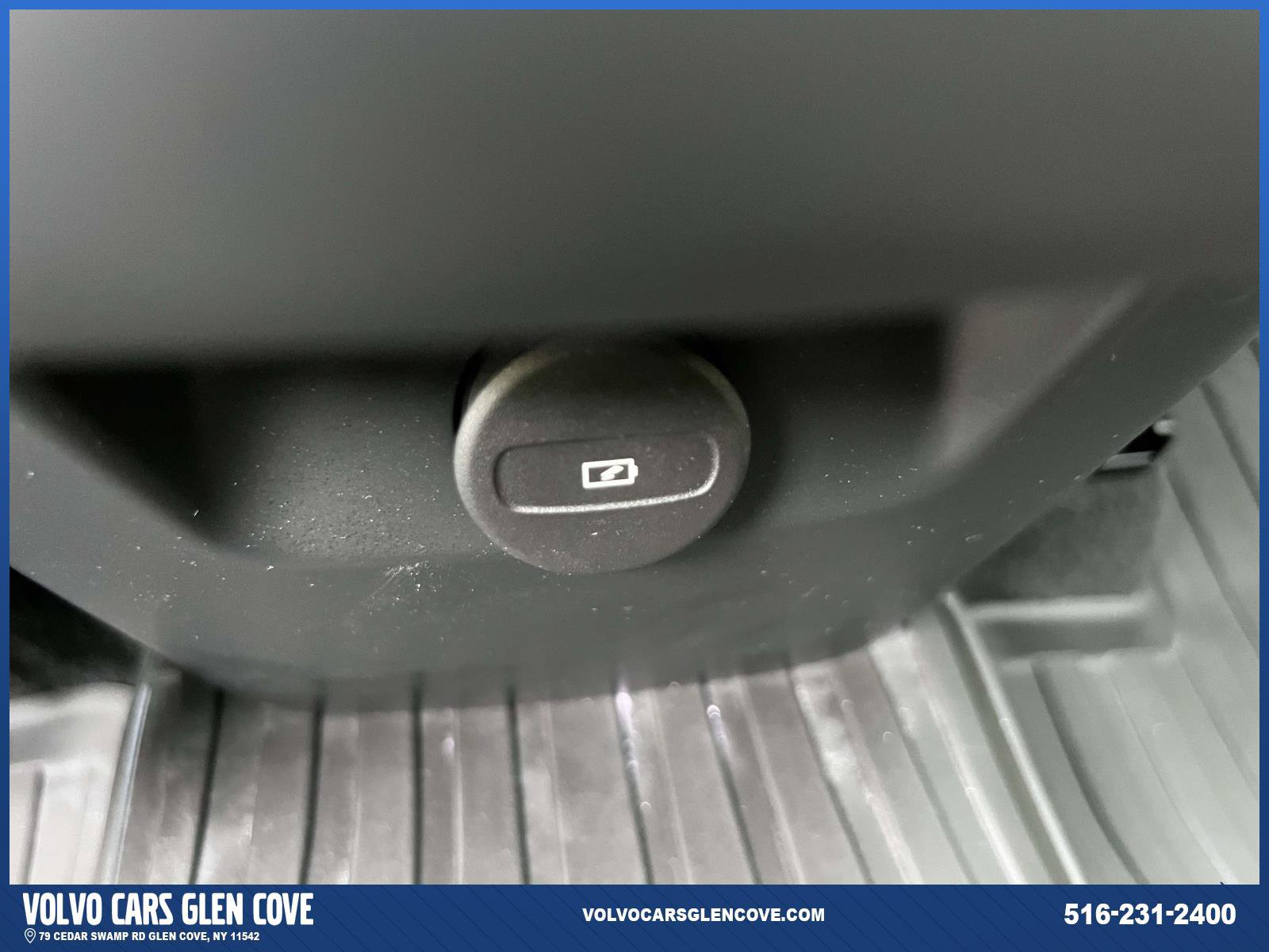 Used 2026 Volvo XC90 B6 Ultra w/ Protection Package AWD/4WD image 11