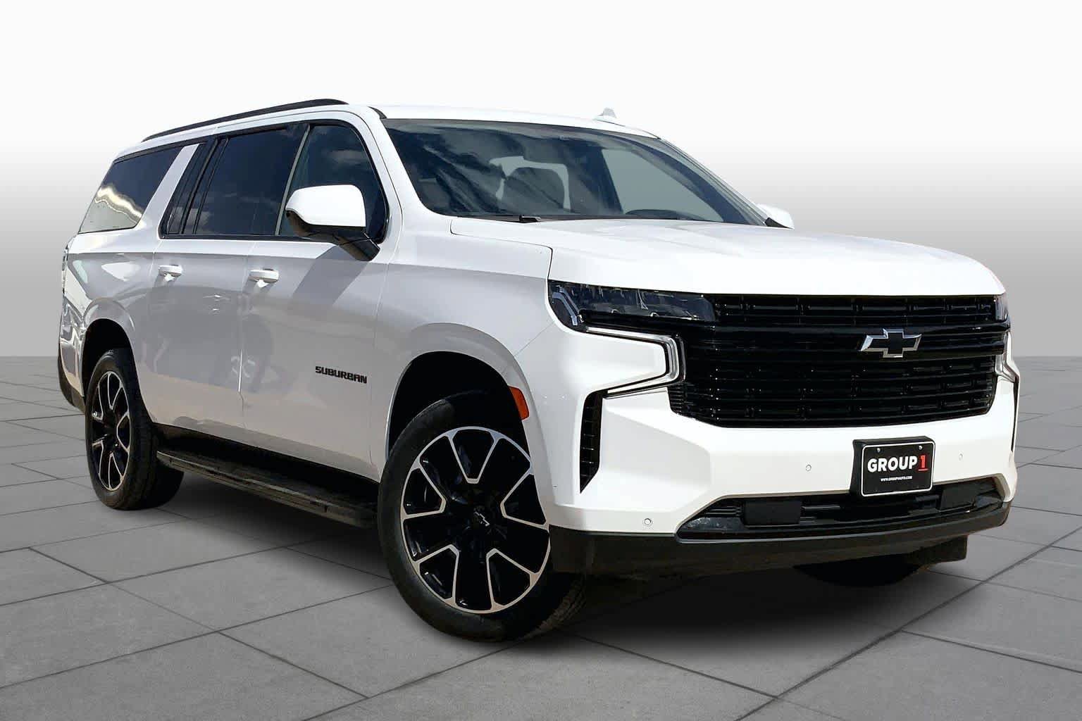 Used 2023 Chevrolet Suburban RST image 3