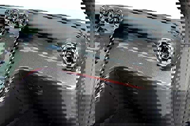 Certified 2025 Mercedes-Benz GLC 300 4MATIC image 29