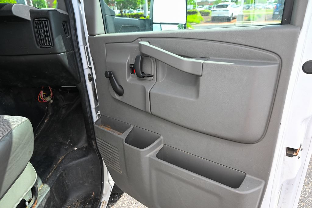 Used 2016 GMC Savana 3500 RWD image 20