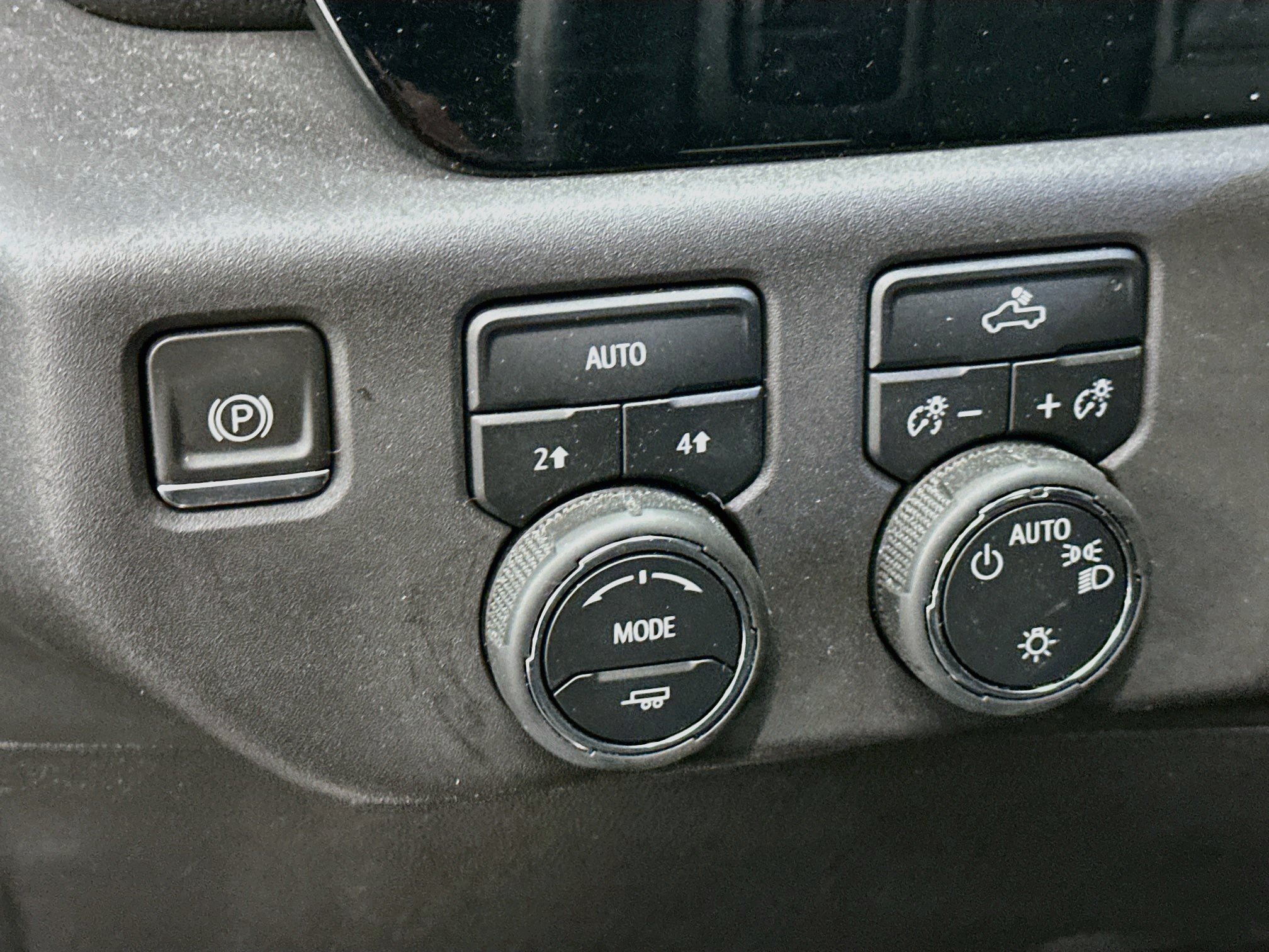 Used 2024 Chevrolet Silverado 1500 LT AWD/4WD image 17