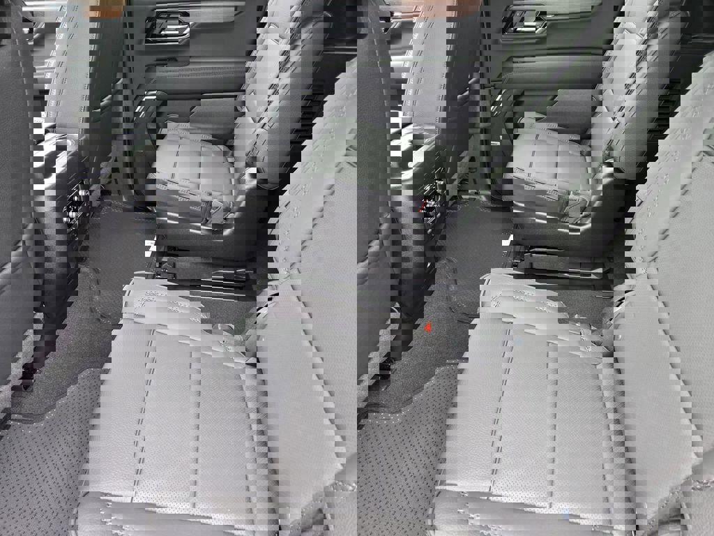 New 2026 GMC Yukon XL Denali w/ Denali Reserve Package image 16