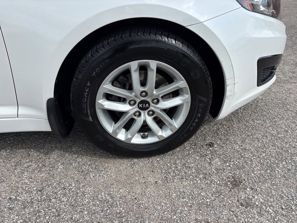 Used 2011 Kia Optima LX w/ Convenience Pkg image 9
