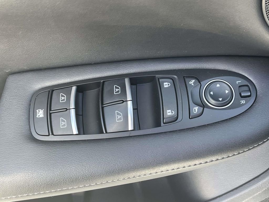 Used 2022 INFINITI QX50 Luxe FWD image 16