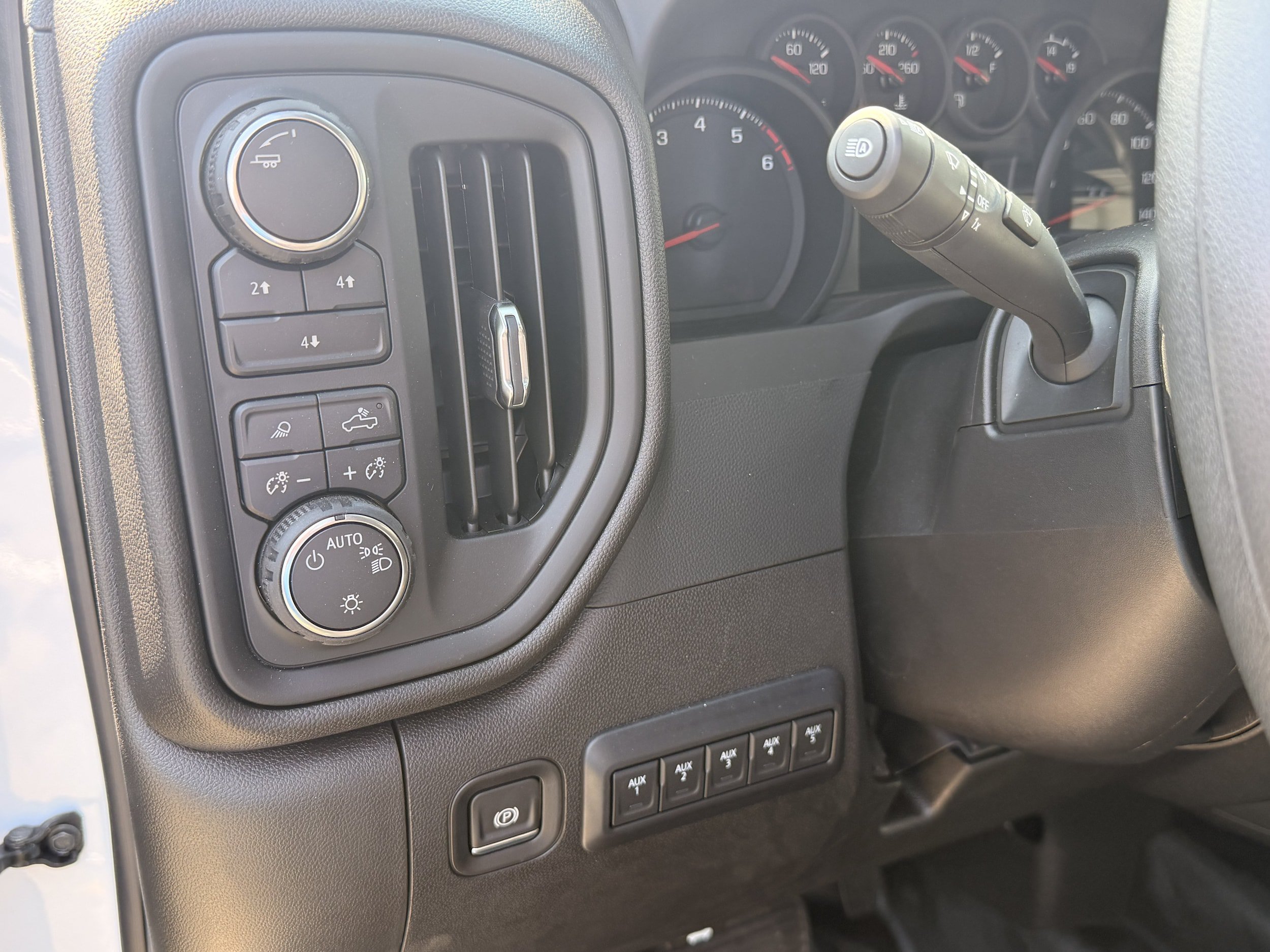 Used 2024 Chevrolet Silverado 2500 W/T w/ WT Convenience Package AWD/4WD image 22