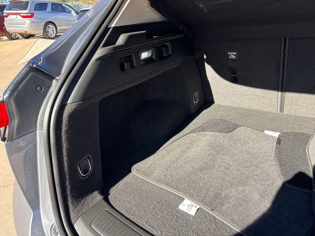 Used 2022 Buick Envision Essence w/ Technology Package I image 45