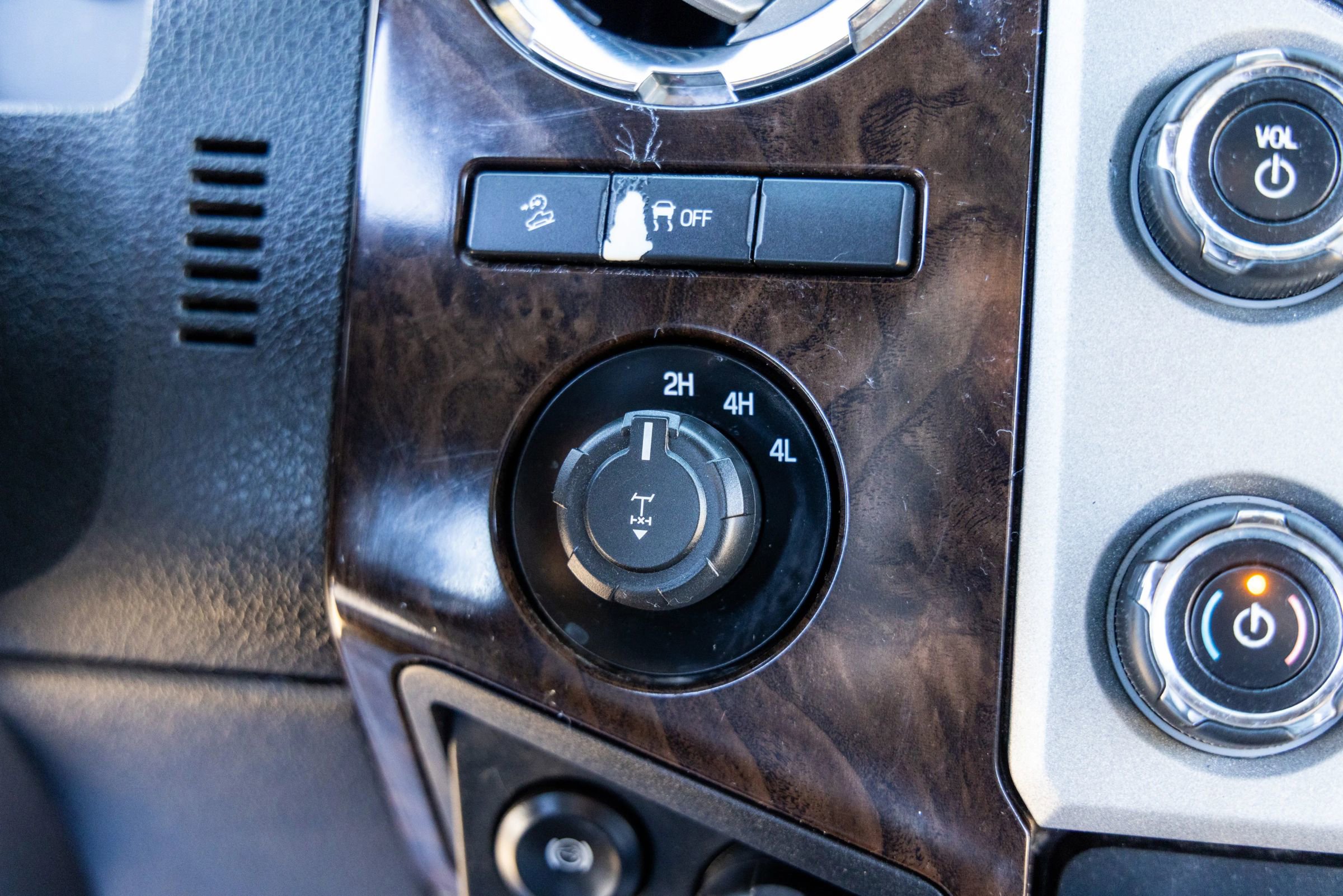 Used 2016 Ford F350 Platinum w/ FX4 Off-Road Package AWD/4WD image 26