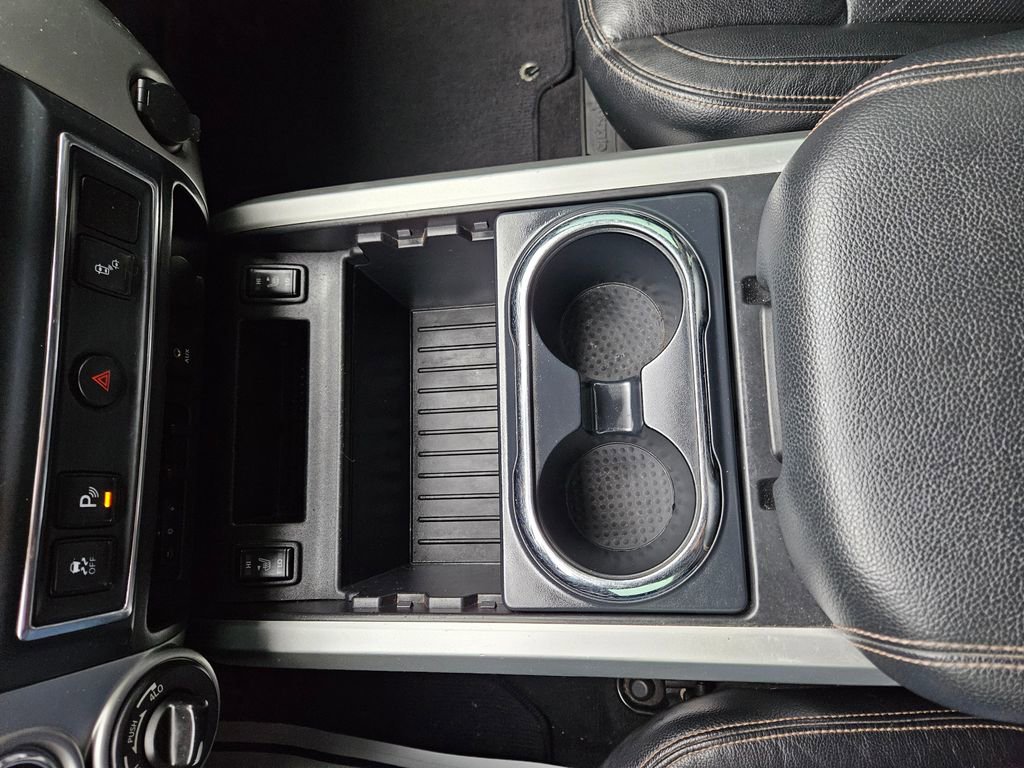 Used 2017 Nissan Titan SL w/ Chrome Package image 17