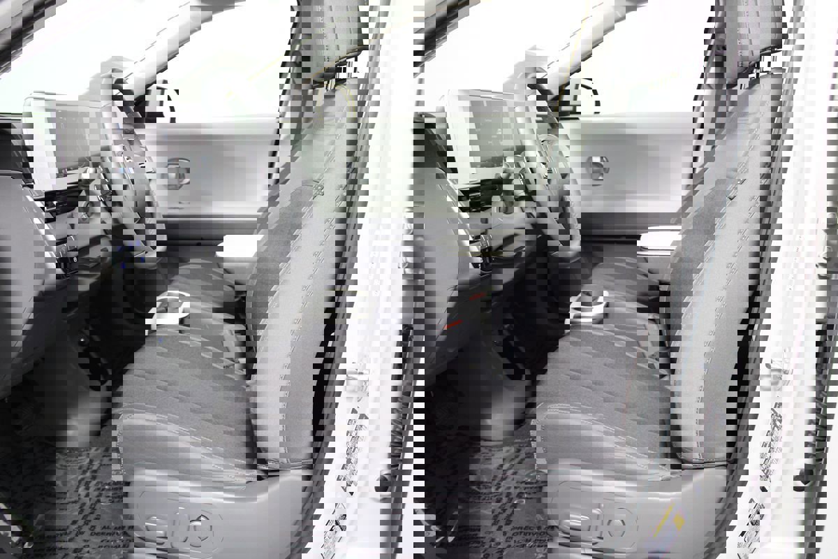 Used 2024 Hyundai Ioniq 5 SE image 8