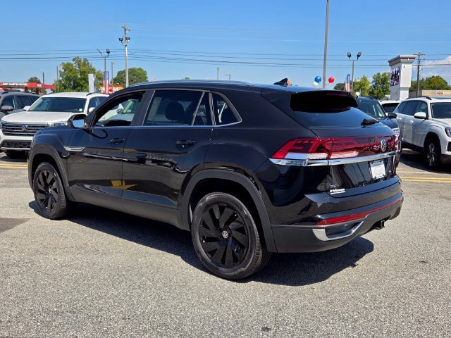 New 2026 Volkswagen Atlas Cross Sport SE FWD image 9