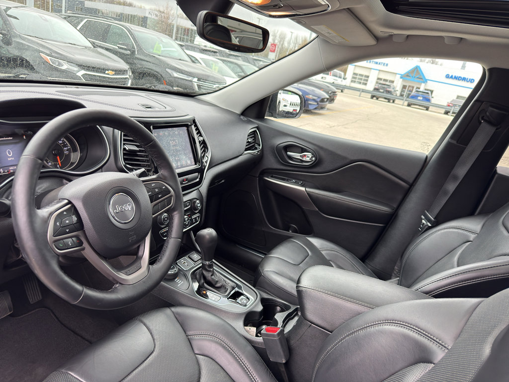 Used 2019 Jeep Cherokee Limited w/ Luxury Group AWD/4WD image 26