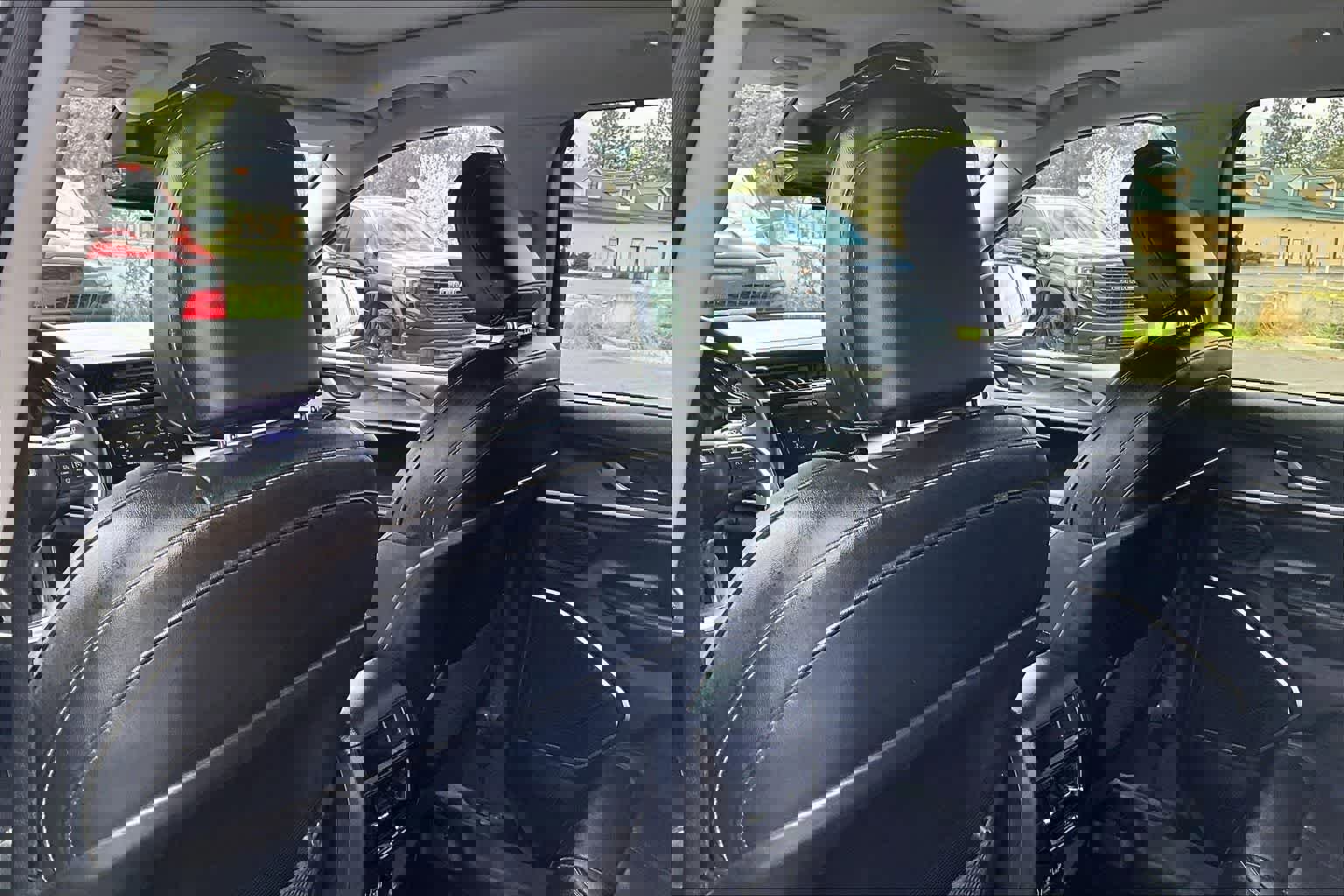 Used 2023 Jeep Grand Cherokee 4WD 4xe w/ Luxury Tech Group II image 12