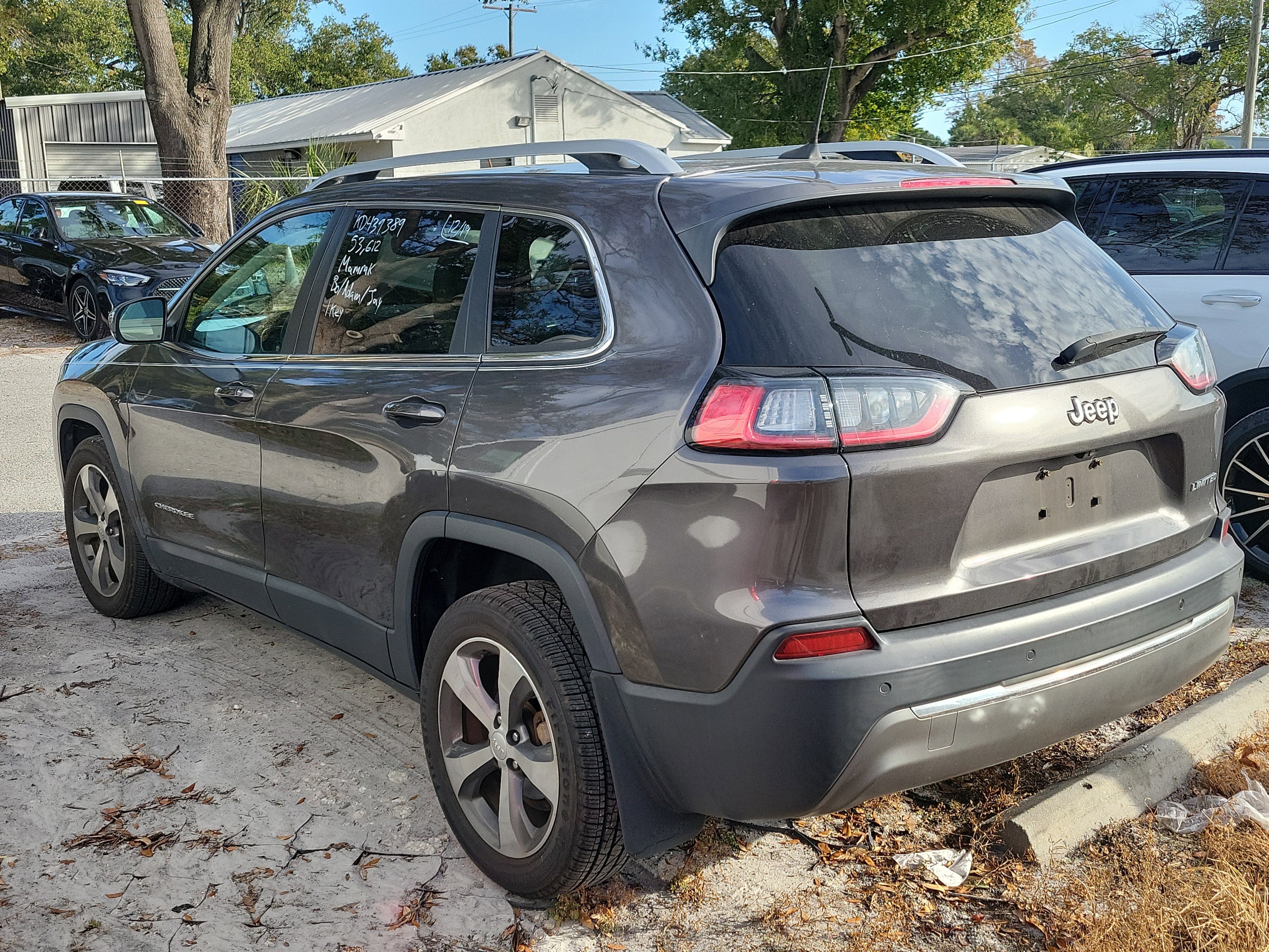 Used 2019 Jeep Cherokee Limited image 4